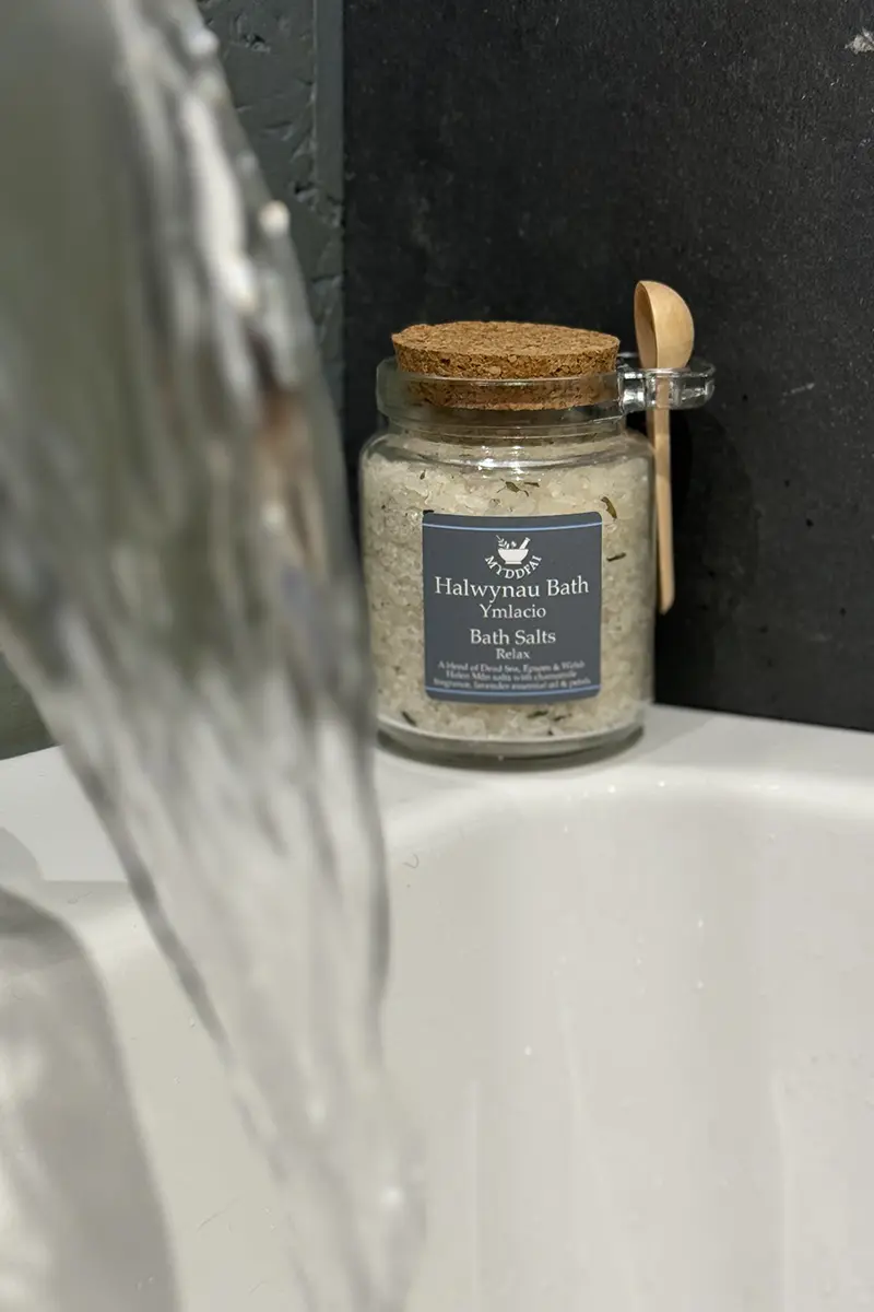 Bath Salts Relax ~ Halwynau Bath Ymlacio
