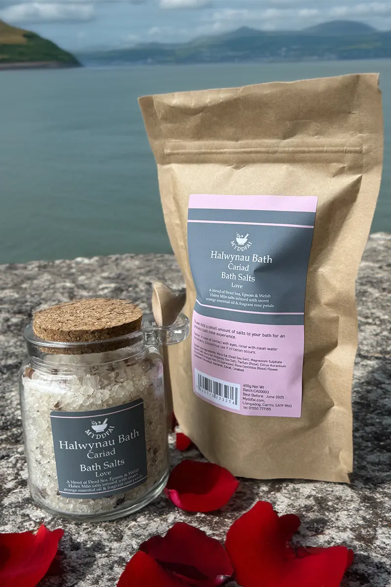 Bath Salts Love ~ Halwynau Bath Cariad